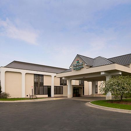 Quality Inn & Suites Saginaw Buitenkant foto