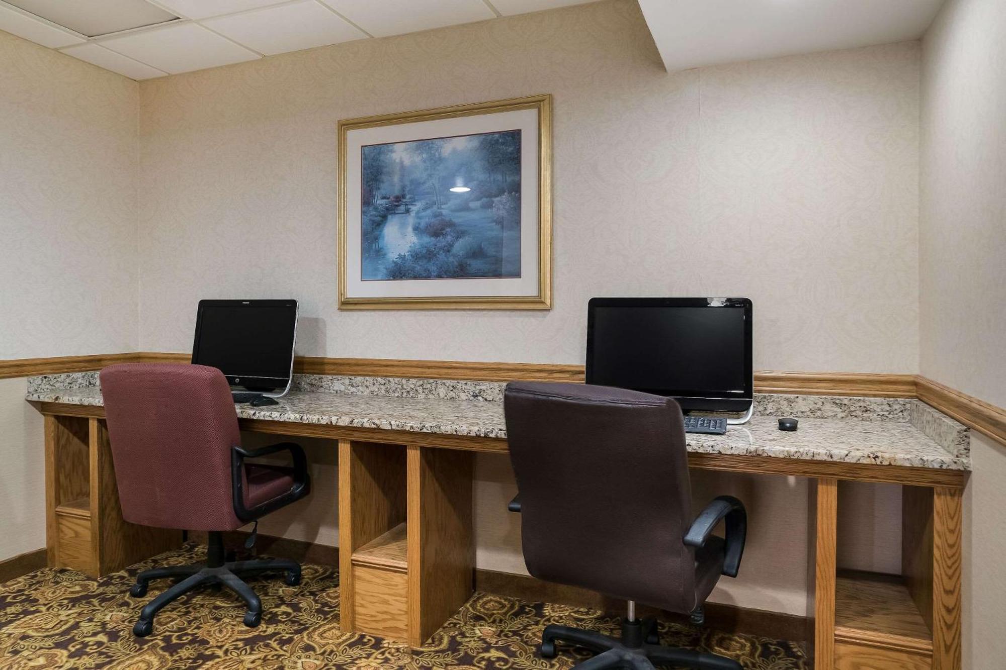 Quality Inn & Suites Saginaw Buitenkant foto