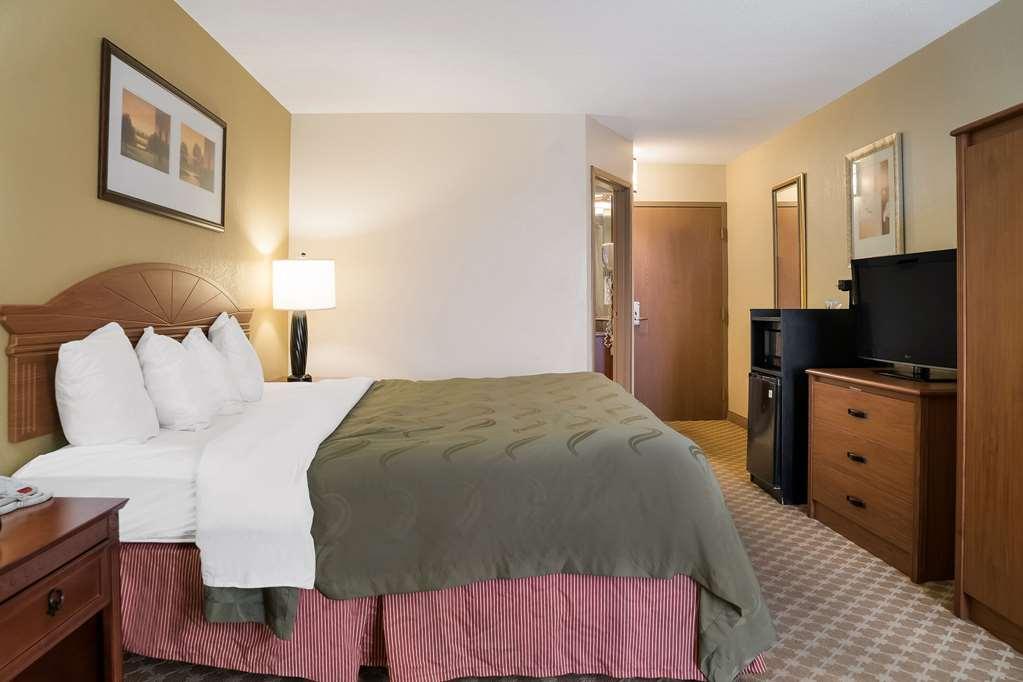 Quality Inn & Suites Saginaw Kamer foto