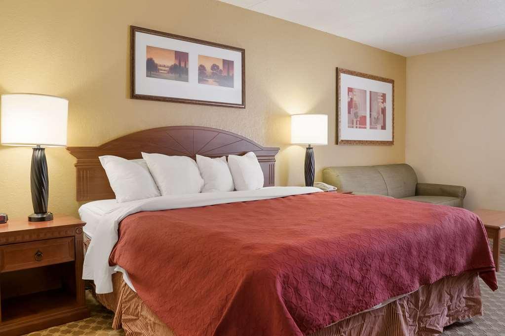 Quality Inn & Suites Saginaw Kamer foto