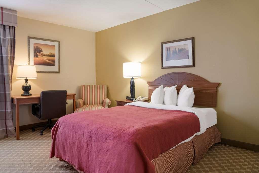 Quality Inn & Suites Saginaw Kamer foto