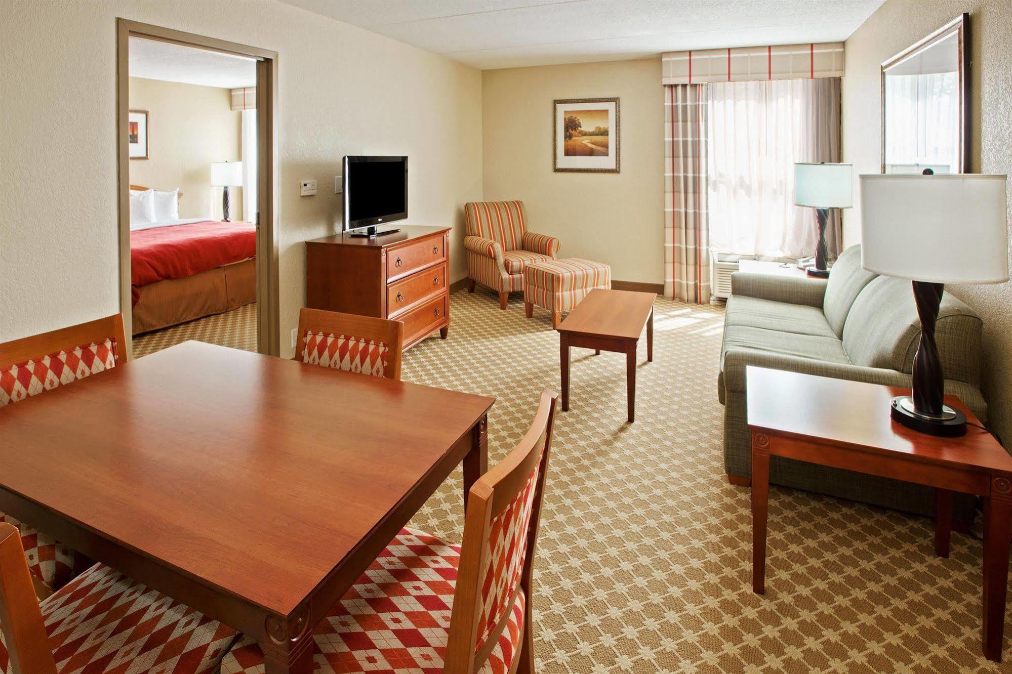 Quality Inn & Suites Saginaw Kamer foto