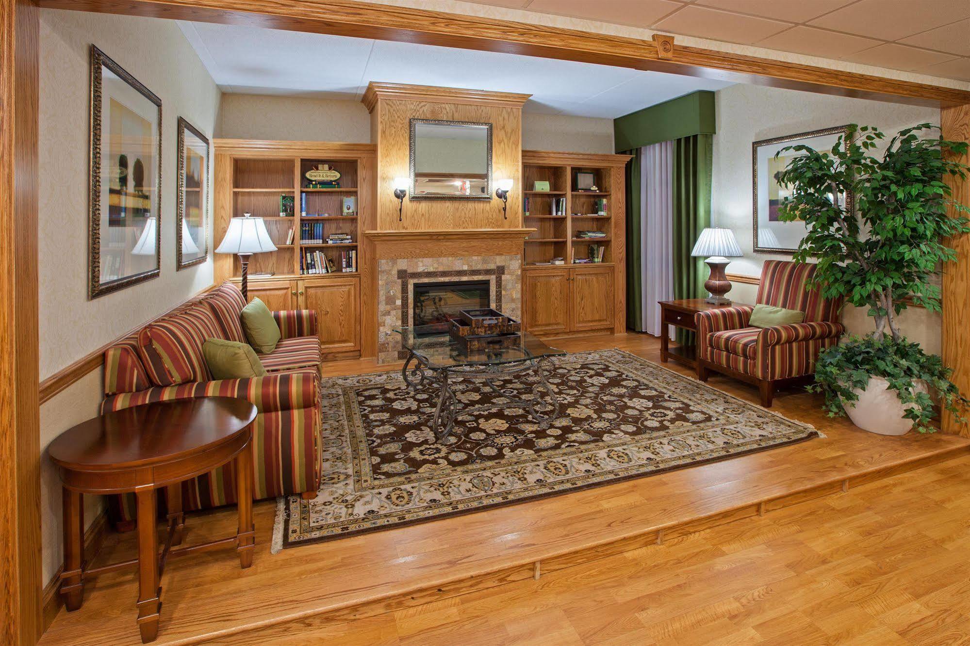 Quality Inn & Suites Saginaw Interieur foto