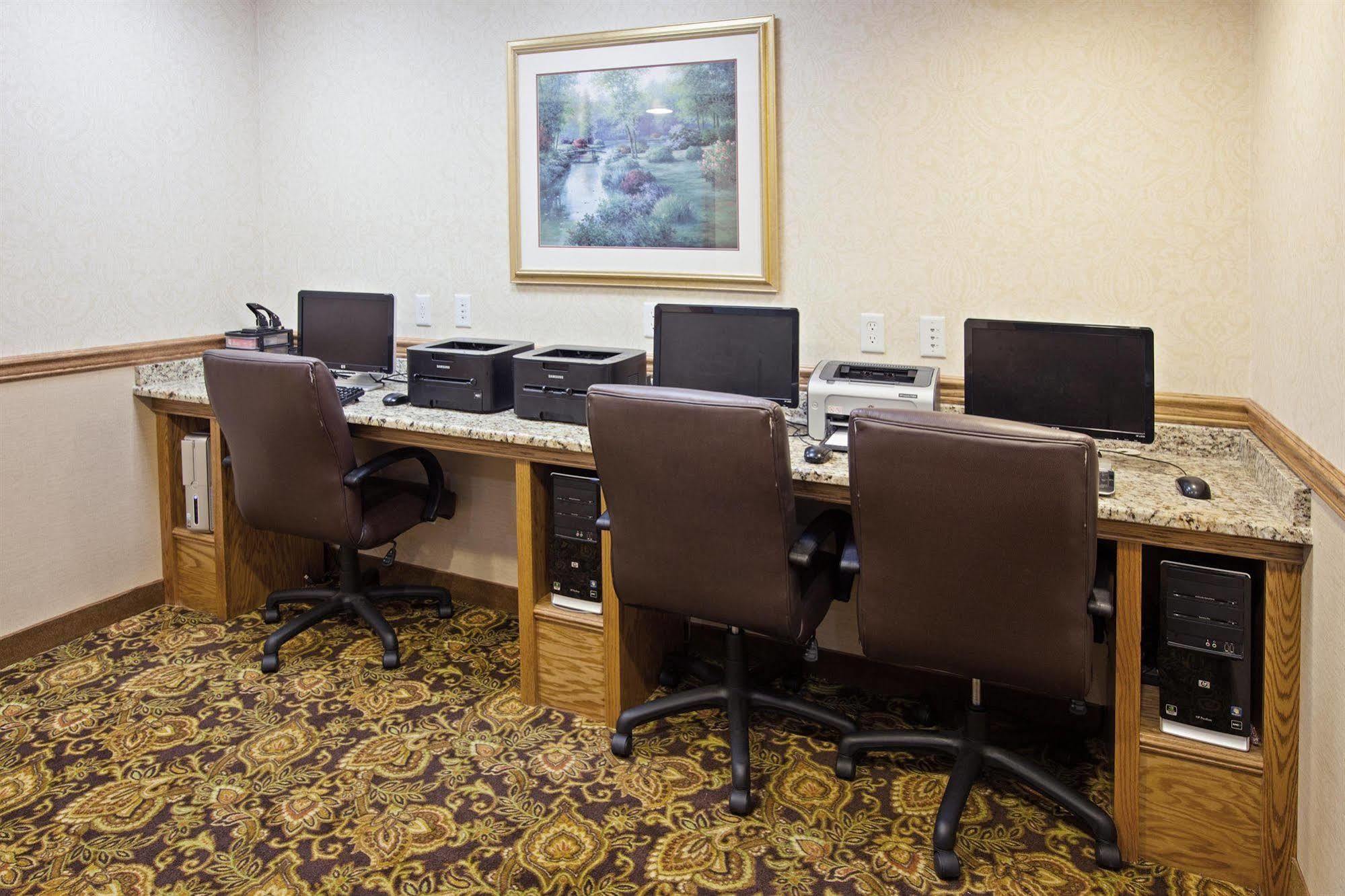 Quality Inn & Suites Saginaw Zakenleven foto